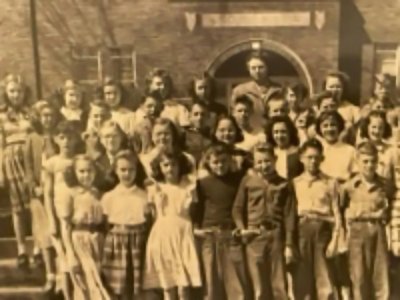 Mrs. Beaverforden with her grade 5 class, 1948